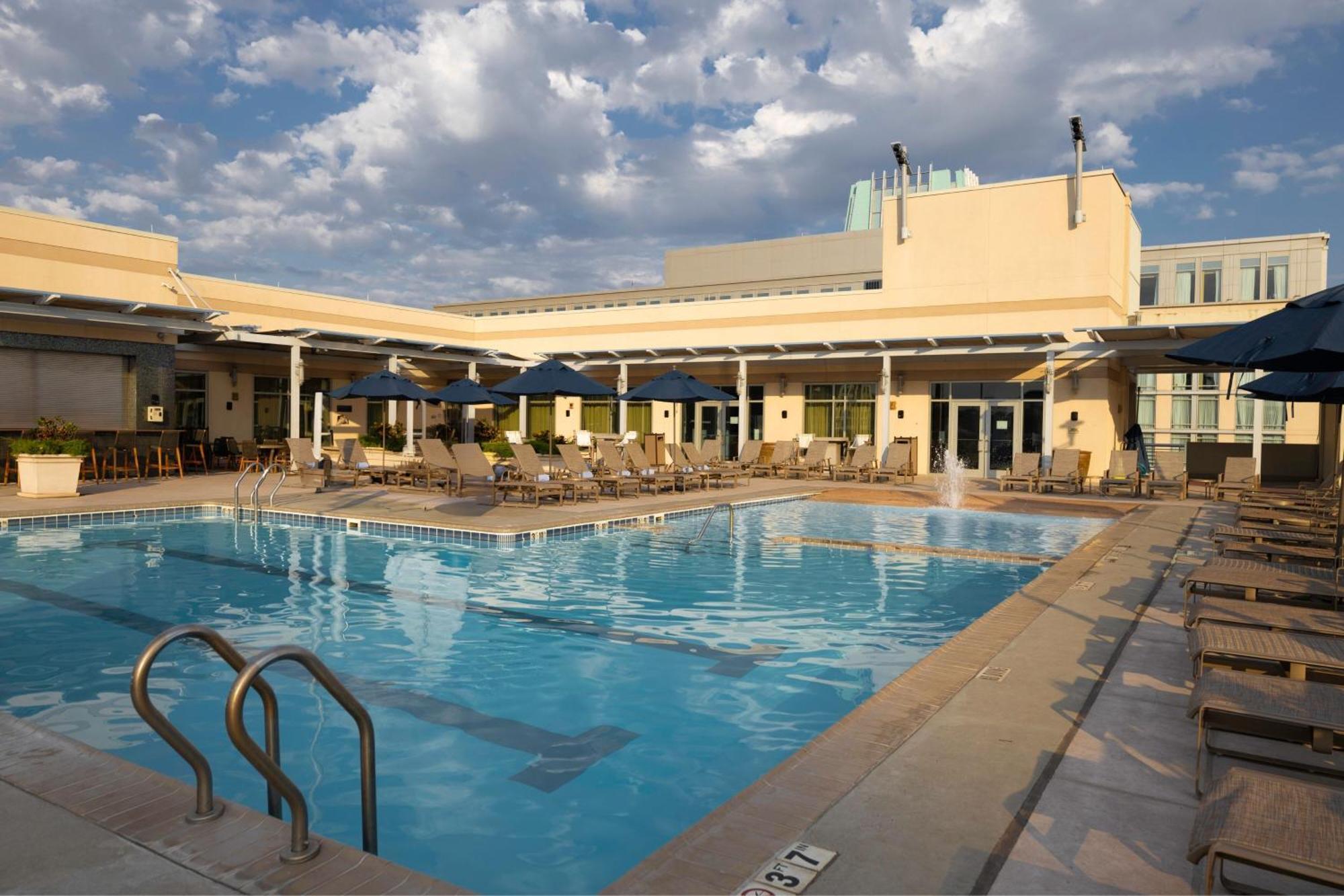 Renaissance Montgomery Hotel & Spa At The Convention Center Екстер'єр фото
