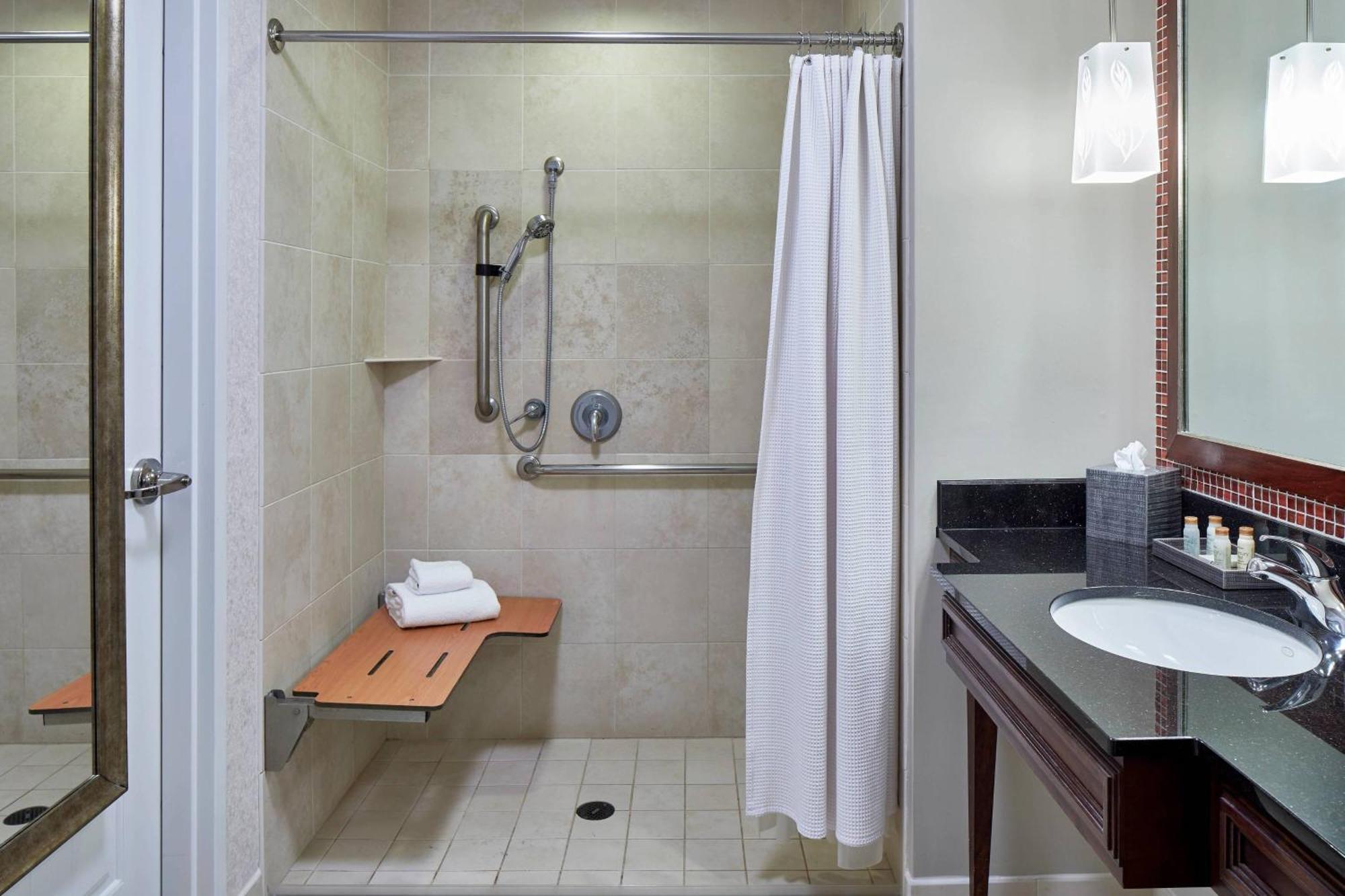 Renaissance Montgomery Hotel & Spa At The Convention Center Екстер'єр фото