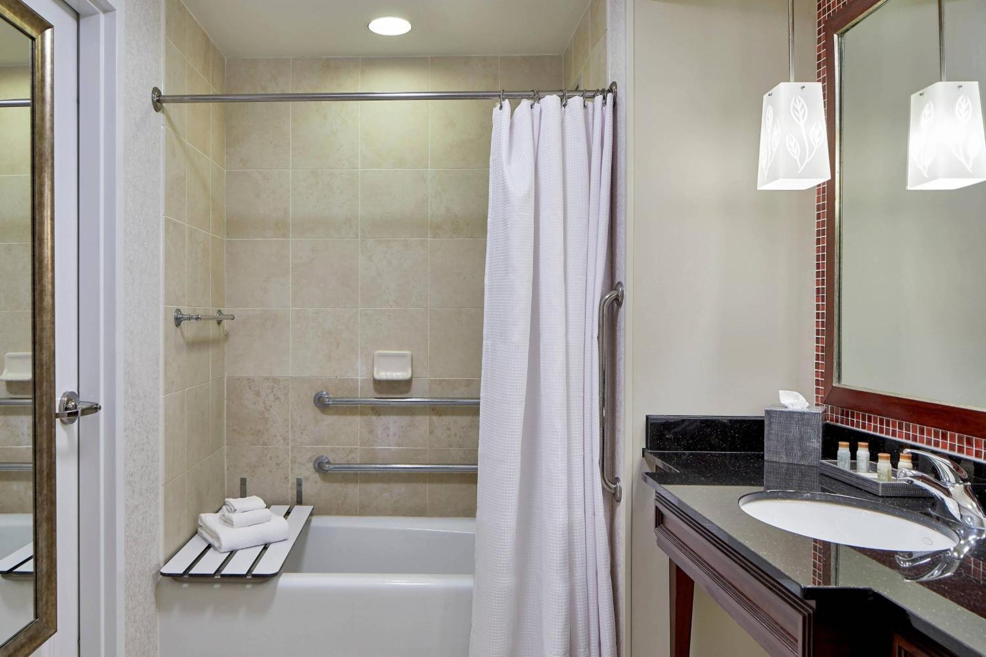 Renaissance Montgomery Hotel & Spa At The Convention Center Екстер'єр фото