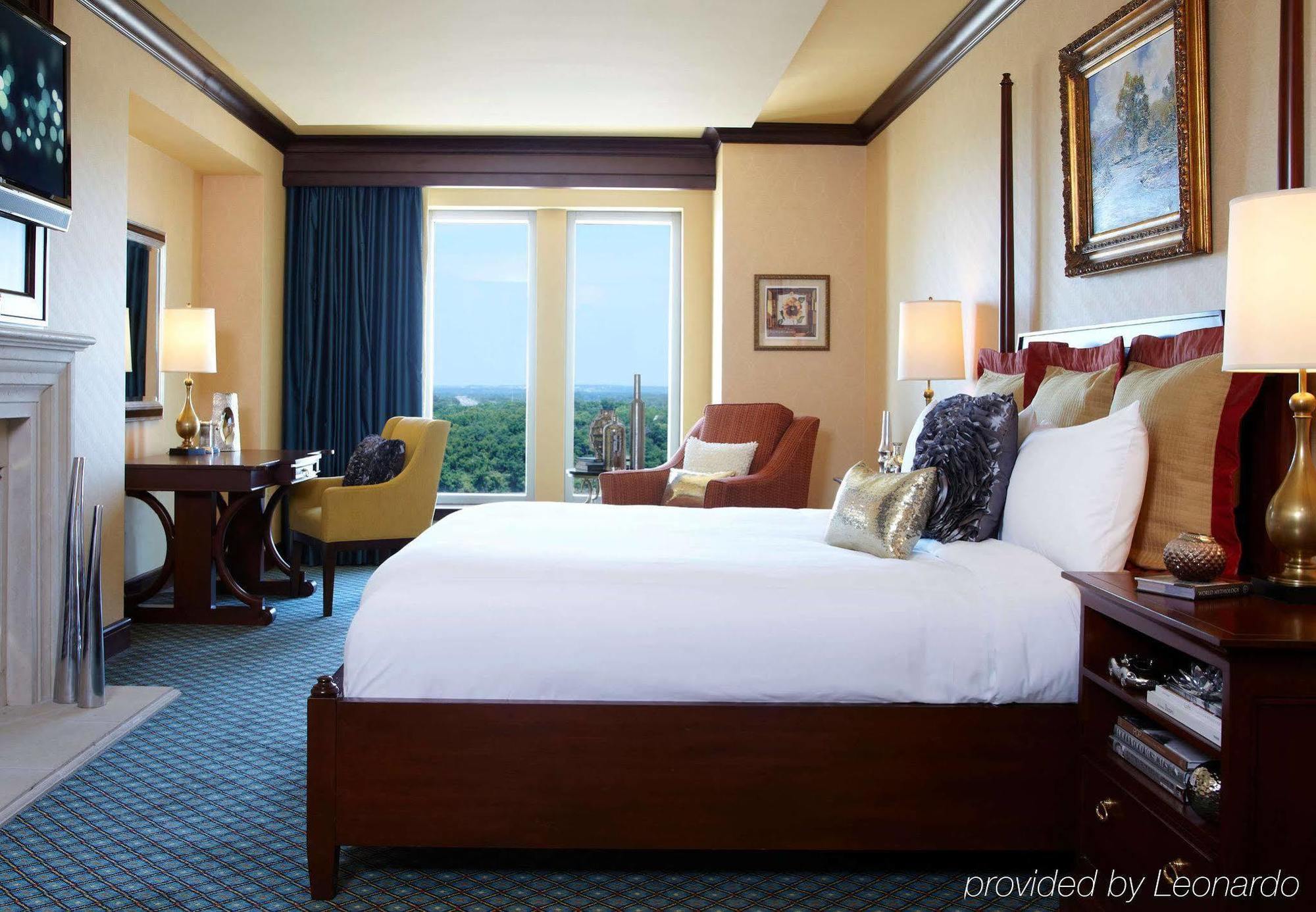 Renaissance Montgomery Hotel & Spa At The Convention Center Екстер'єр фото