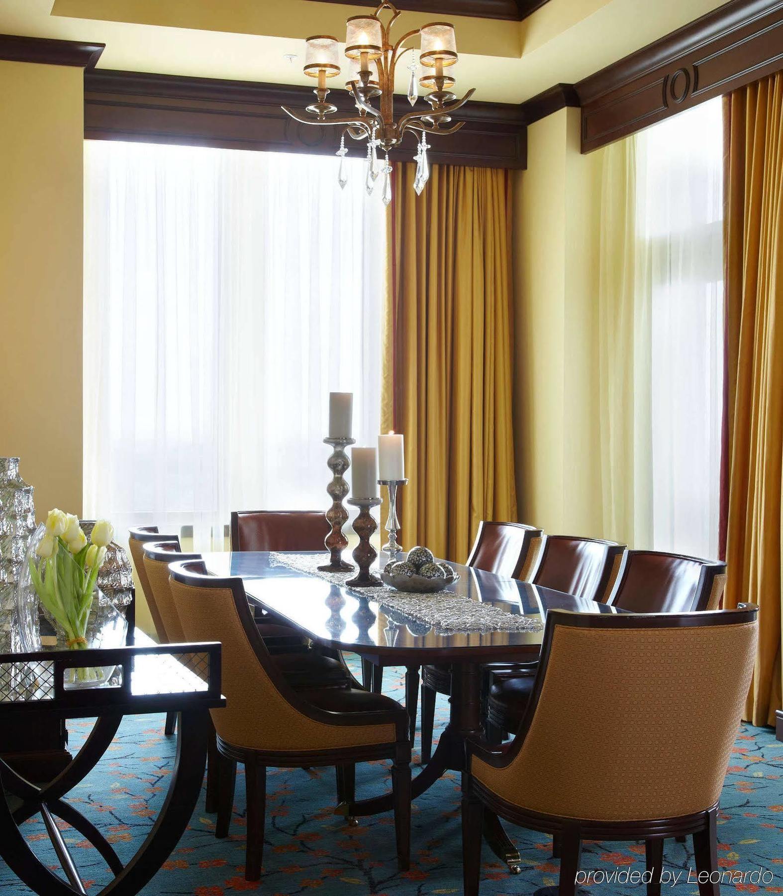 Renaissance Montgomery Hotel & Spa At The Convention Center Екстер'єр фото