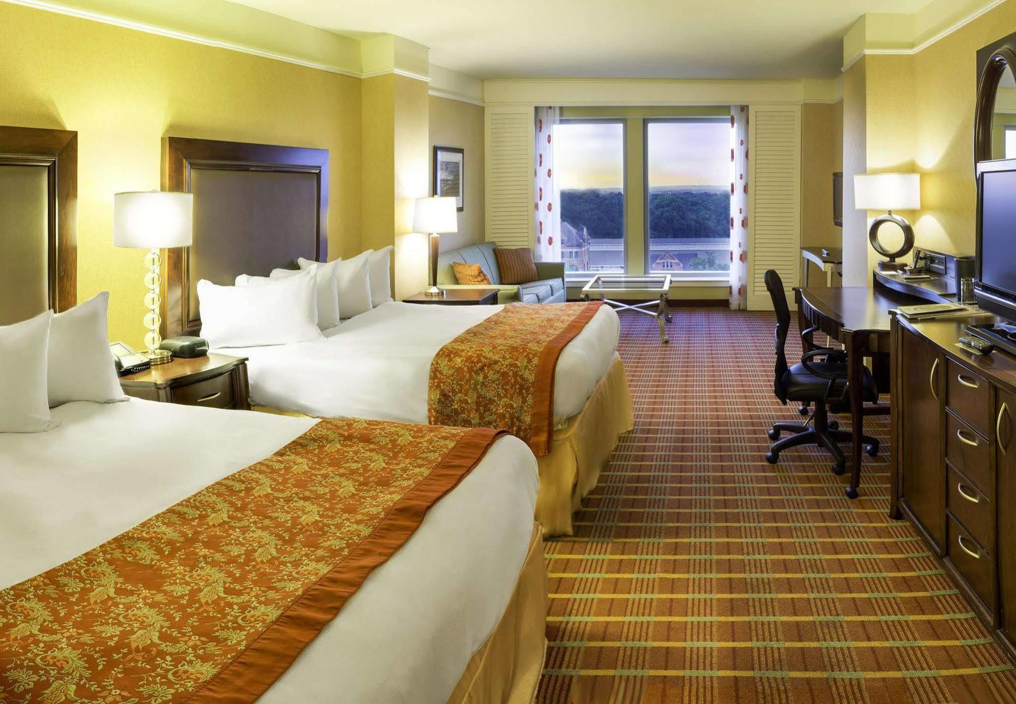 Renaissance Montgomery Hotel & Spa At The Convention Center Екстер'єр фото